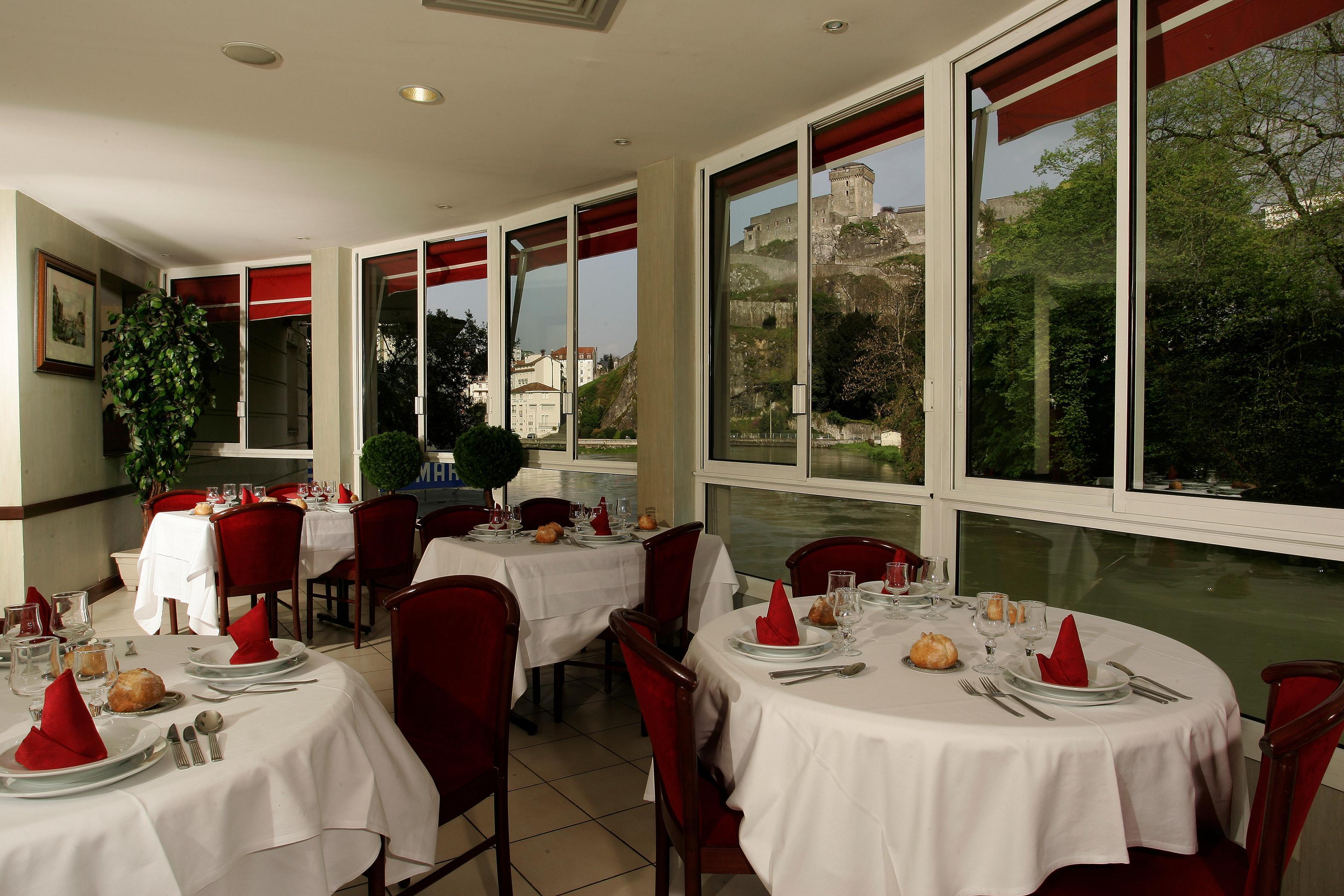 Hotel La Solitude Lourdes Restaurant bilde